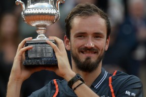 华体会登陆-包含欧洲网球队完胜意大利网球队，梅德韦杰夫惊艳世界的词条