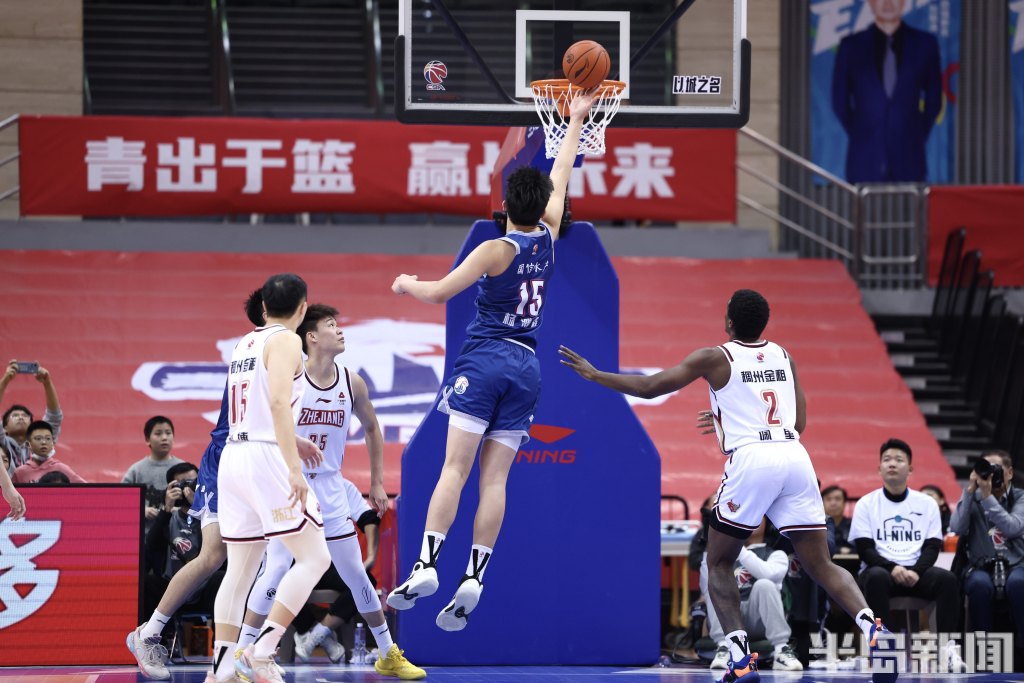 华体会官网-青岛男篮坐镇主场，大胜对手  第1张