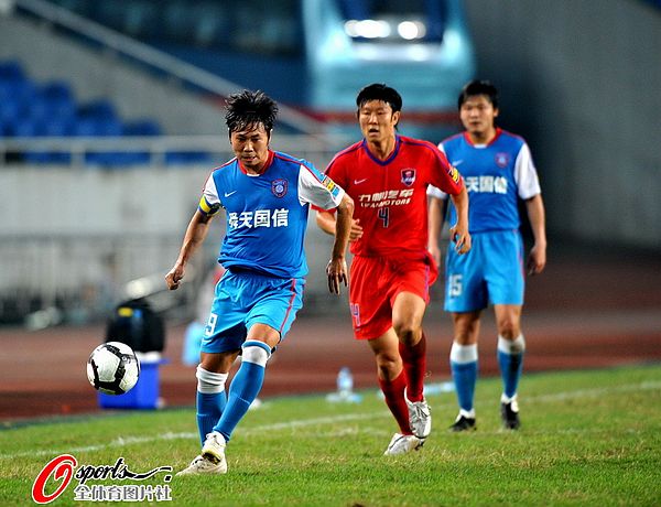 华体会登陆-江苏舜天主场不敌重庆力帆，战绩低迷待提升的简单介绍  第1张